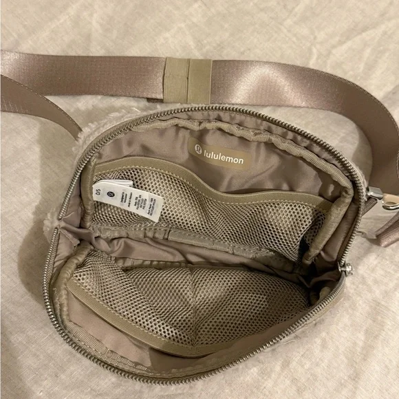 lululemon athletica White Sherpa Crossbody Bag - Picture 4 of 5